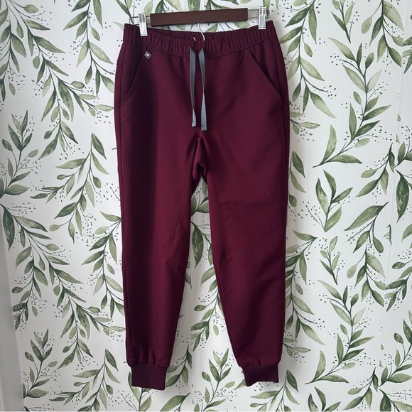 Figs Pants - Figs Technical Collection Jogger Scrub Pants. Maroon. XS